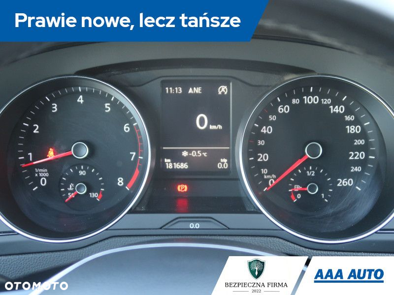 Volkswagen Passat - 12