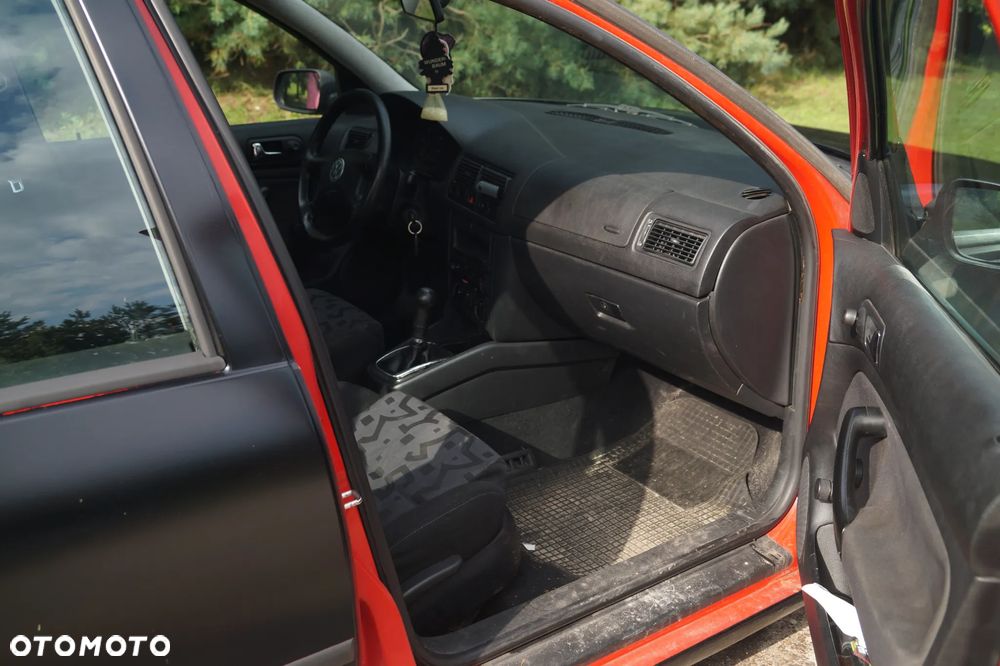 Volkswagen Golf - 11