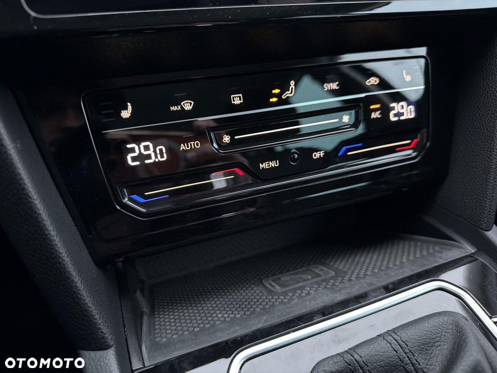 Volkswagen Passat - 35