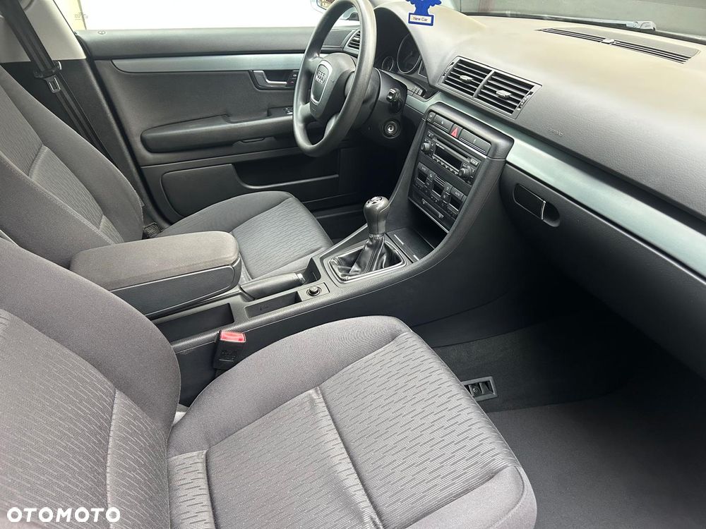 Audi A4 Limousine - 12