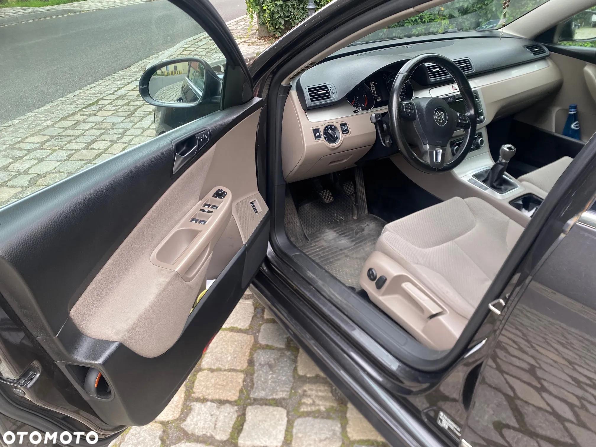 Volkswagen Passat 2.0 TDI Comfortline R-Style - 9