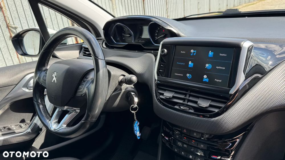 Peugeot 2008 1.2 PureTech Allure S&S - 22