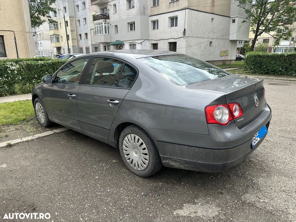 Volkswagen Passat 1.9 TDI Comfortline - 4