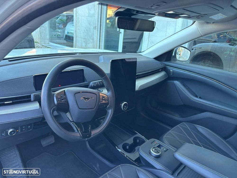 Ford Mustang Mach-E - 28