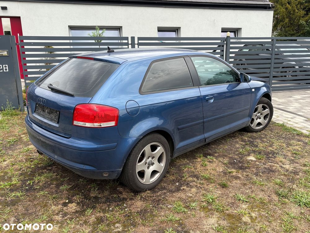 Audi A3 3-drzwiowe 1.6 FSI Ambiente - 1