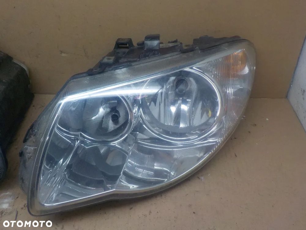 CHRYSLER VOYAGER IV LAMPA PRAWY PRZÓD EUROPA - 3