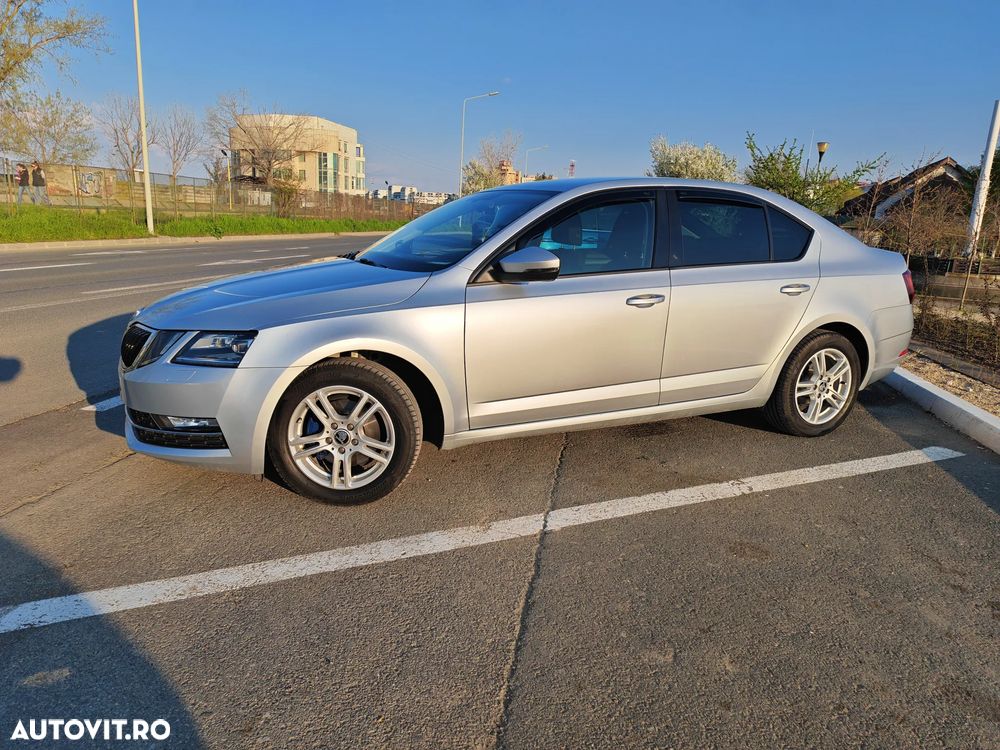 Skoda Octavia 2.0 TDI DSG Style - 23