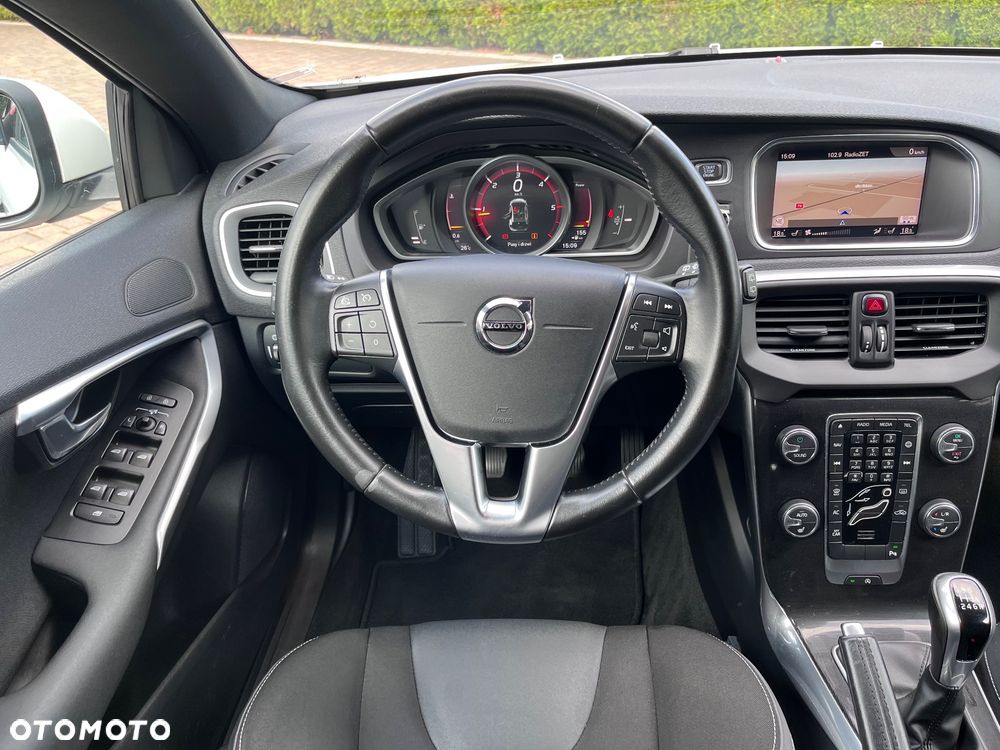 Volvo V40 D2 Drive-E Momentum - 8