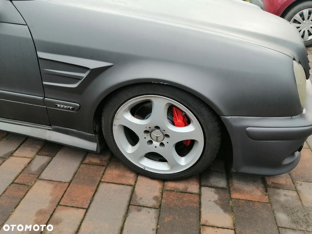 Mercedes-Benz CLK - 10