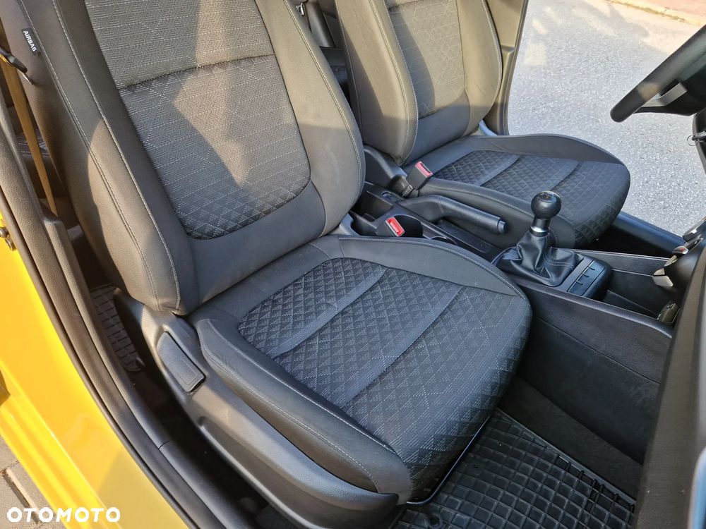 Kia Rio 1.2 L - 24