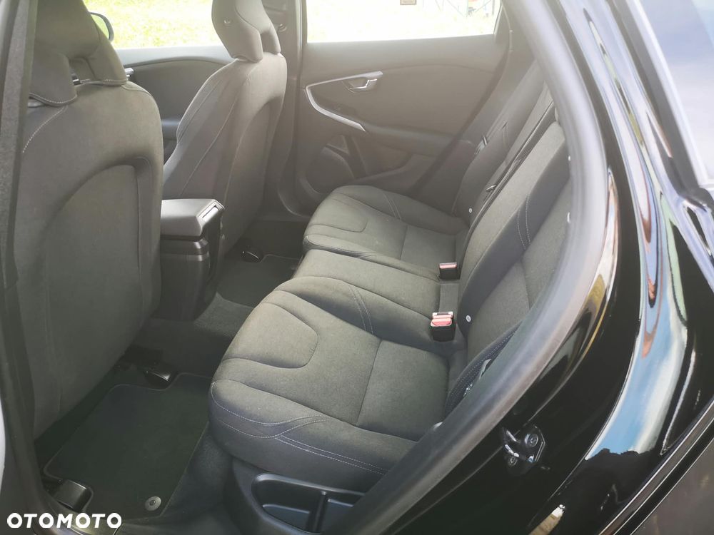 Volvo V40 D2 Momentum - 13