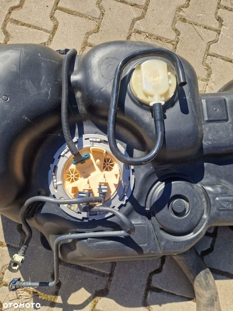 MERCEDES SPRINTER 910 ZBIORNIK PALIWA - 2