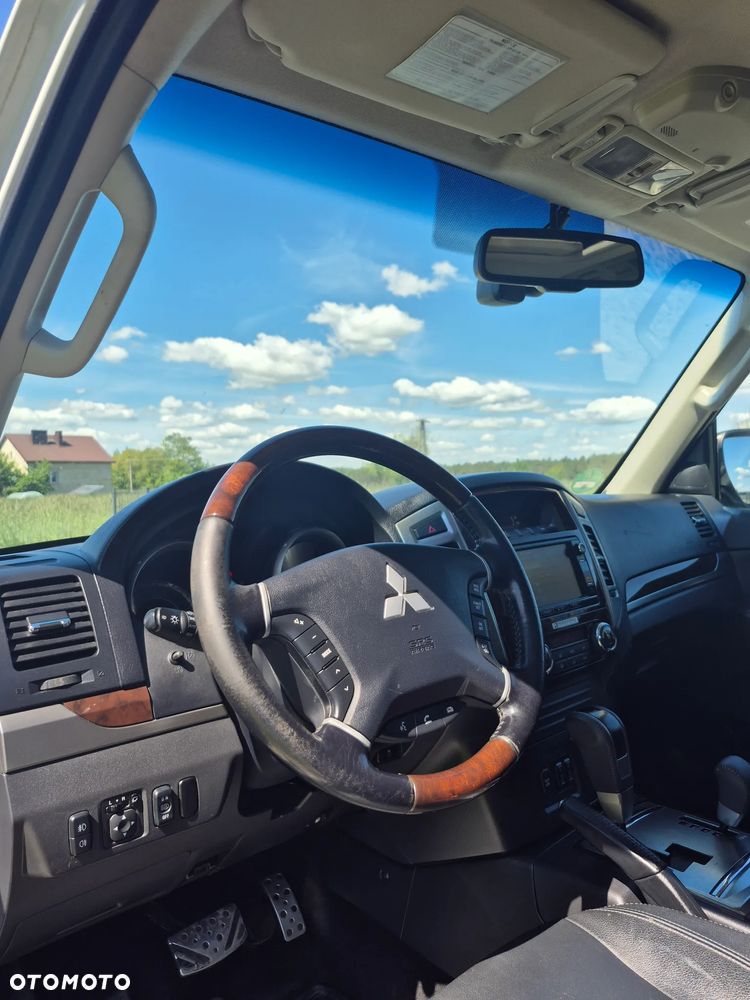 Mitsubishi Pajero 3.2 DI-D Automatik Final Edition - 13