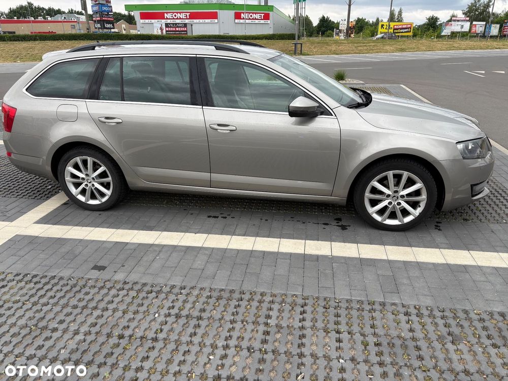 Skoda Octavia 2.0 TDI Elegance DSG - 5