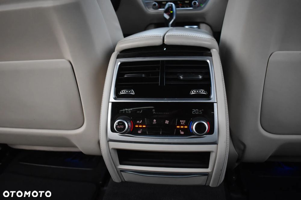 BMW Seria 7 740d xDrive - 7