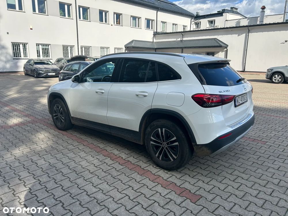 Mercedes-Benz GLA 180 - 2