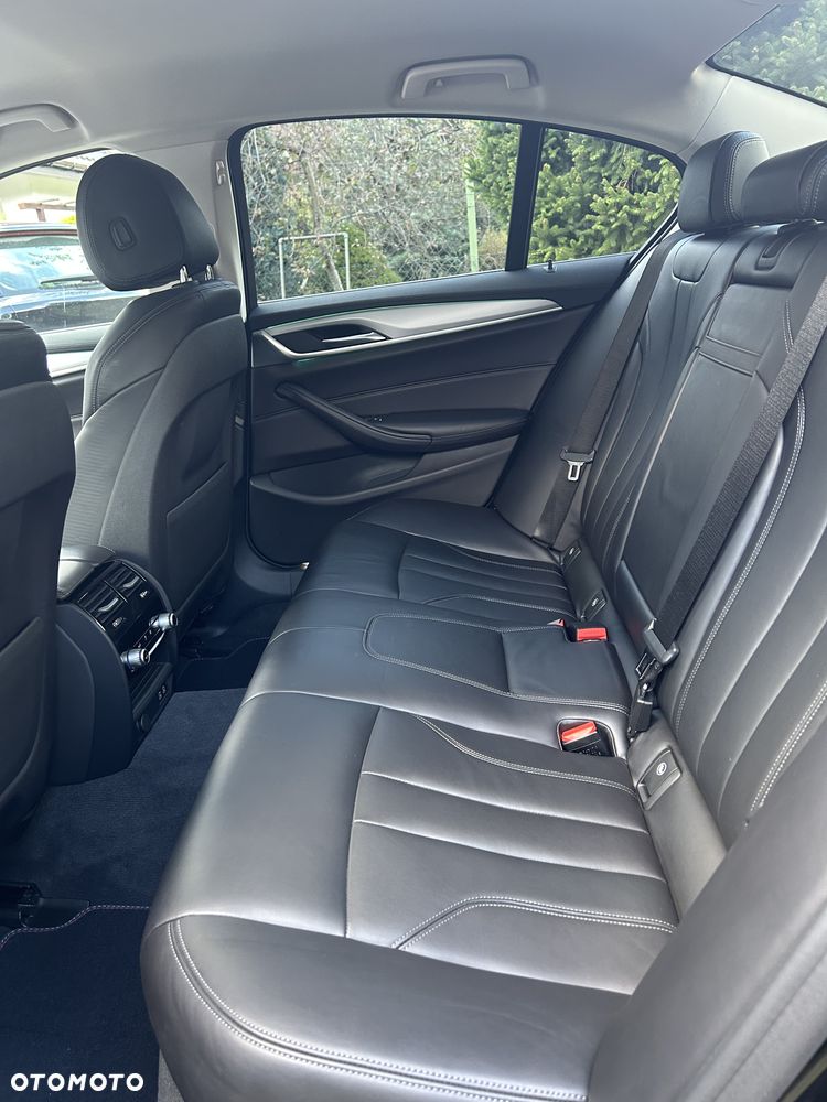 BMW Seria 5 520d Sport Line - 25