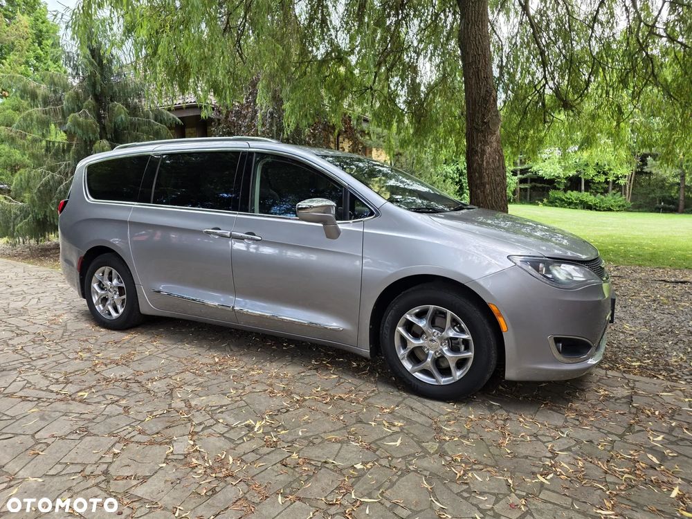 Chrysler Pacifica - 7