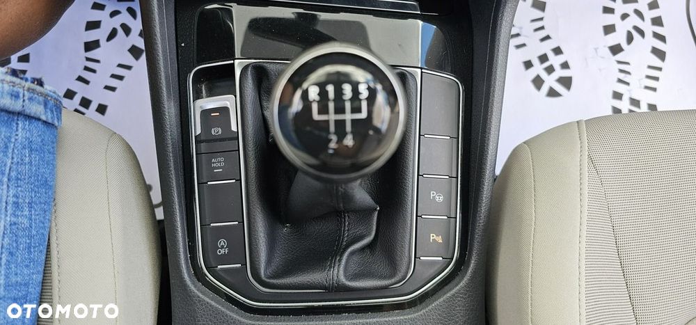Volkswagen Golf Sportsvan - 24
