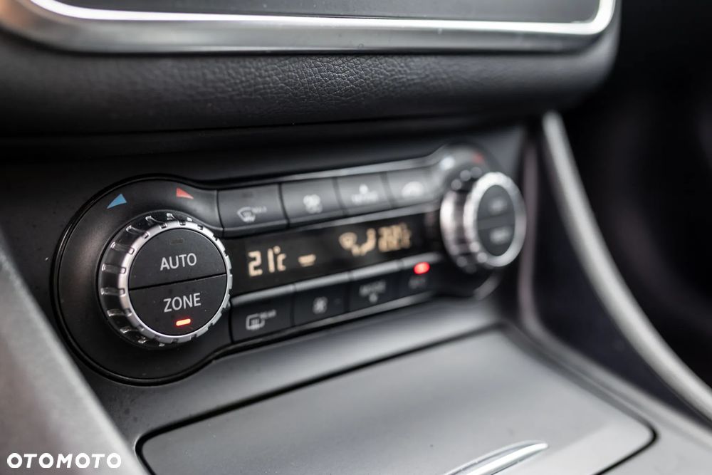 Mercedes-Benz CLA 250 4Matic 7G-DCT Sport - 8