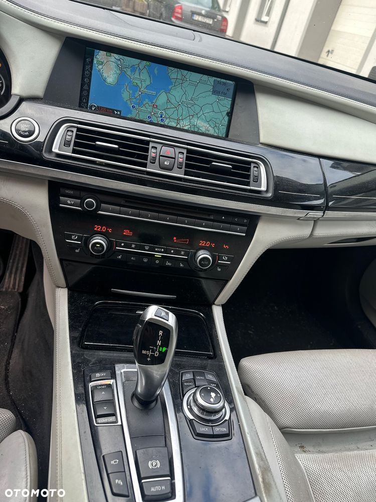 BMW Seria 7 - 24