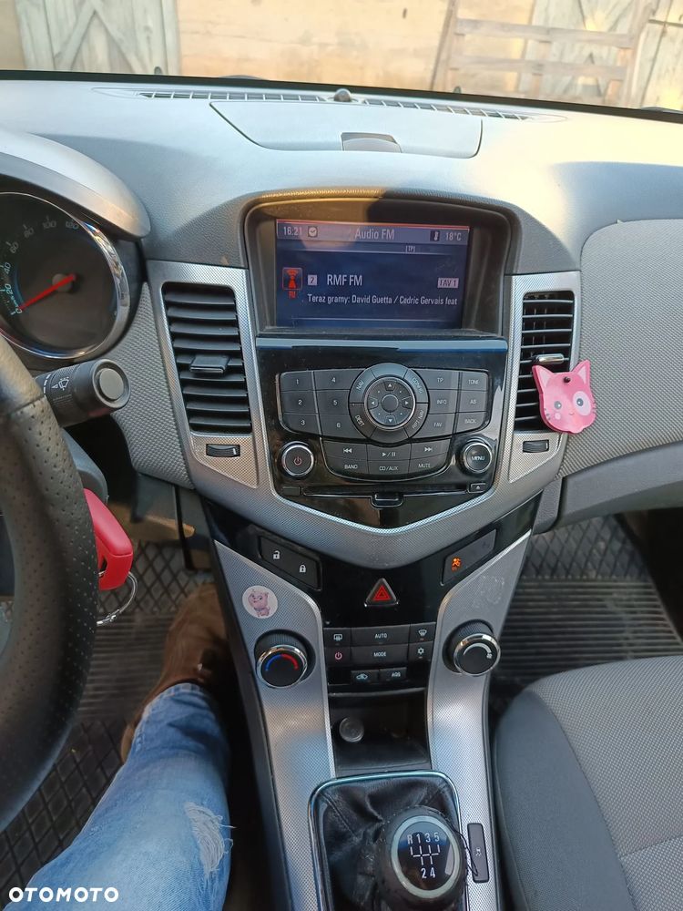 Chevrolet Cruze 1.8 LT - 13