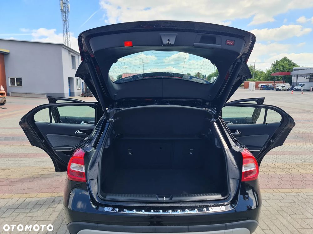 Mercedes-Benz GLA - 18