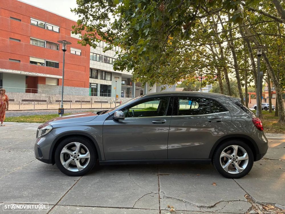 Mercedes-Benz GLA 250 4Matic 7G-DCT Style - 4