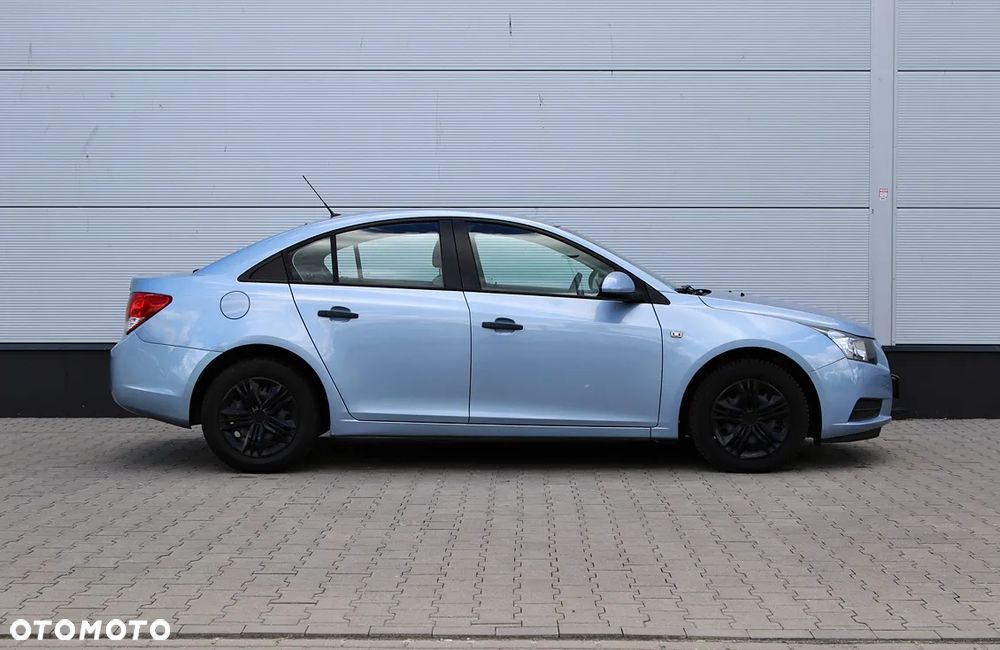 Chevrolet Cruze 1.6 LS+ - 8