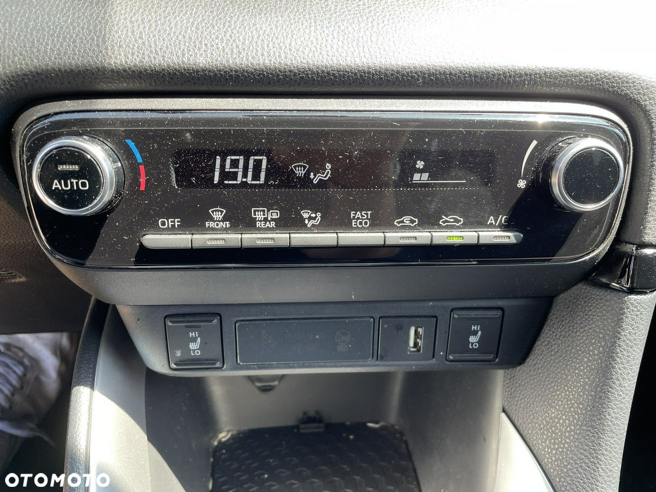 Toyota Yaris - 12