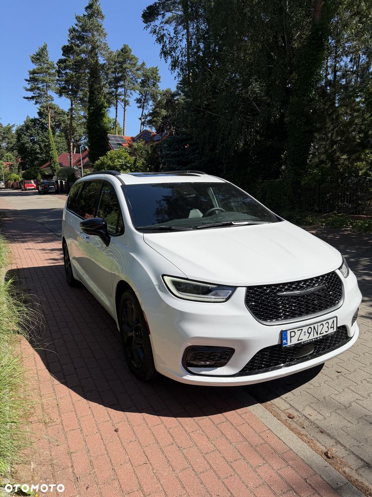 Chrysler Pacifica - 3