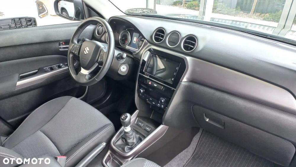 Suzuki Vitara 1.4 Boosterjet SHVS Premium 2WD - 17