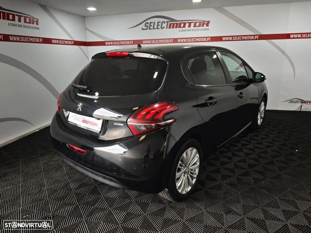 Peugeot 208 1.2 VTi Allure - 5