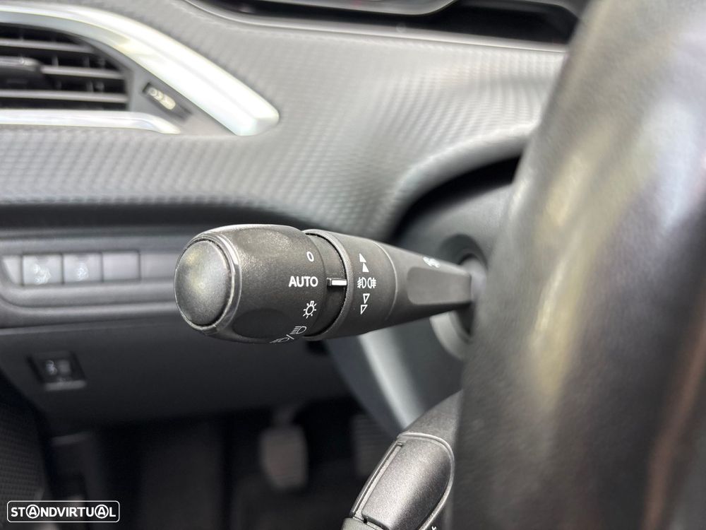 Peugeot 2008 1.2 PureTech Style - 13
