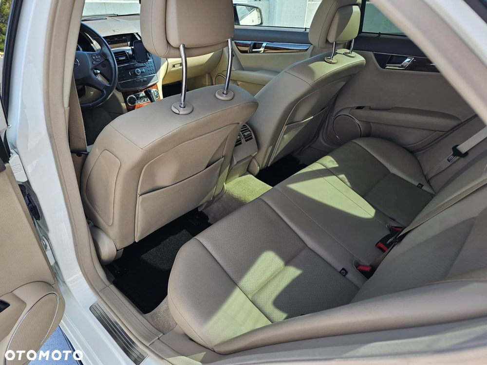 Mercedes-Benz Klasa C 280 7G-TRONIC Classic - 13