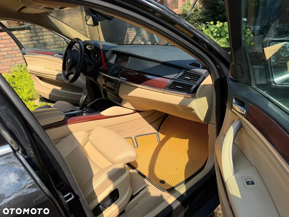 BMW X6 xDrive40d - 11