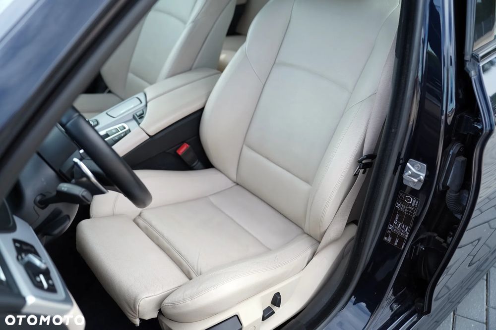 BMW Seria 5 528i Sport-Aut - 20