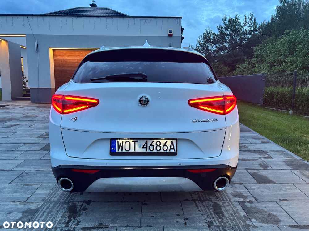 Alfa Romeo Stelvio 2.0 Turbo TI Q4 - 7