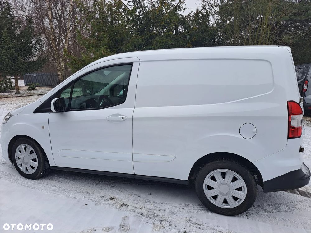 Ford Transit Courier - 2