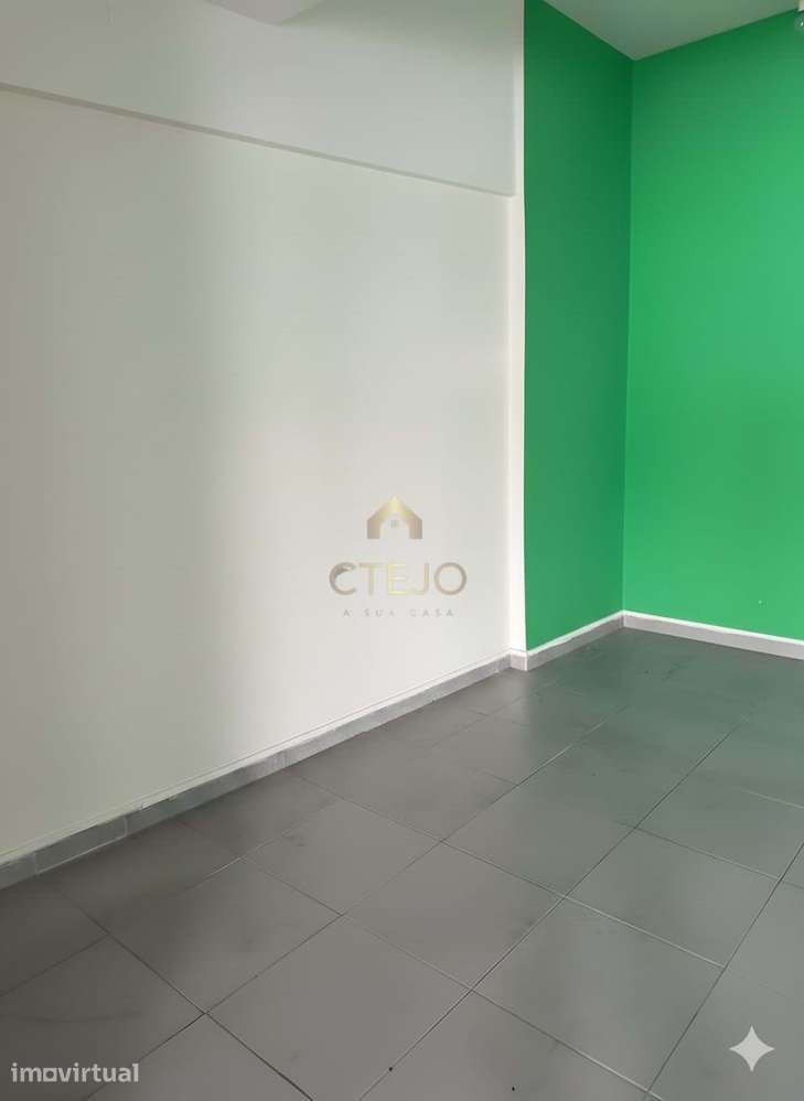 Espaçoso imóvel comercial em Amadora - Grande imagem: 4/7