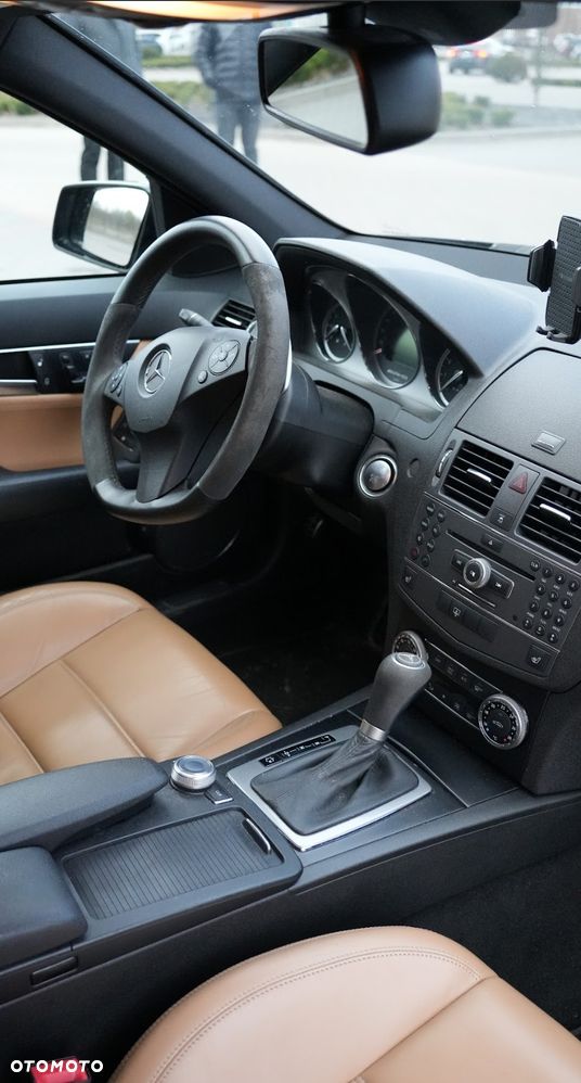 Mercedes-Benz Klasa C 63 AMG - 4