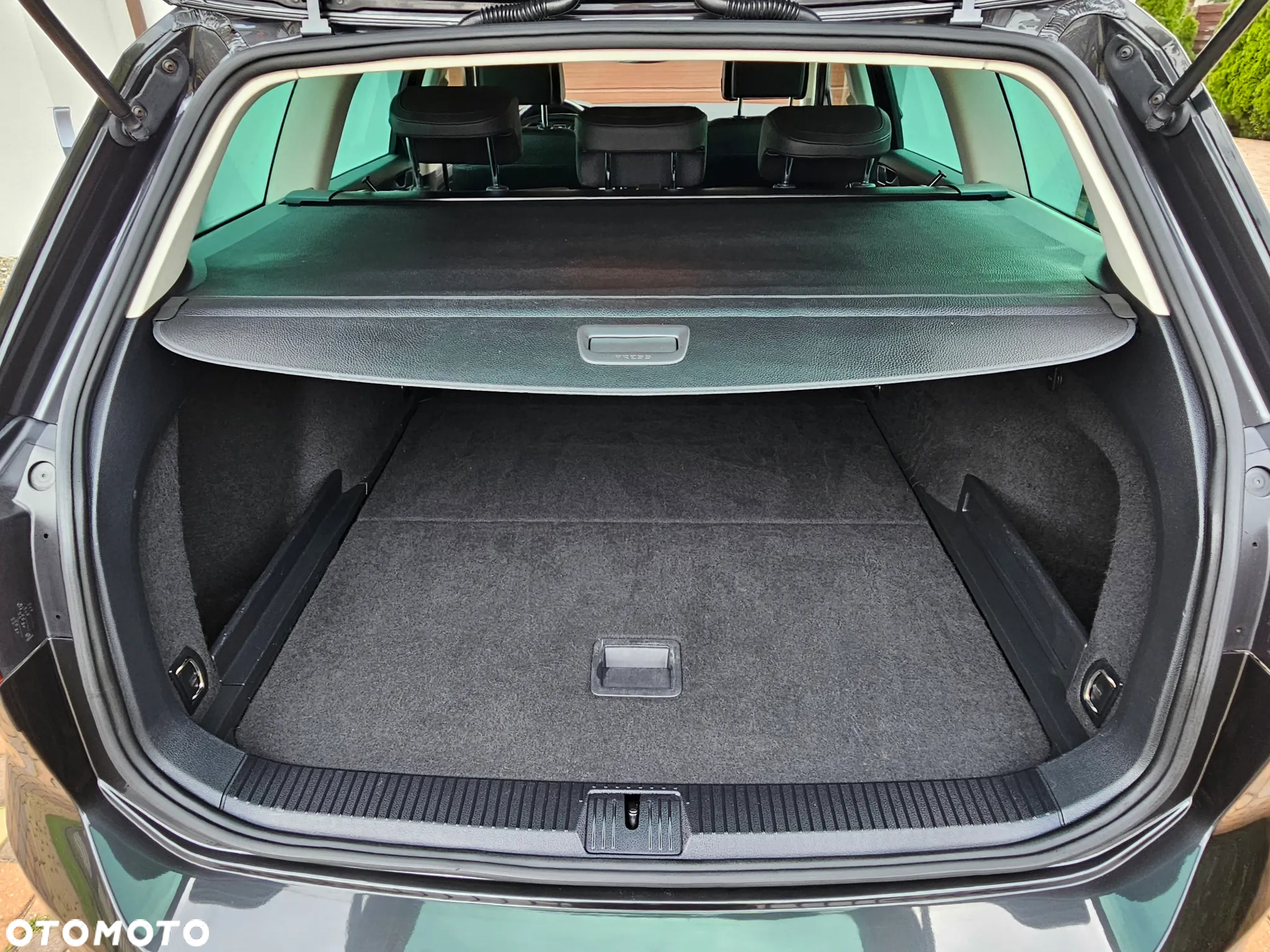 Volkswagen Passat - 24