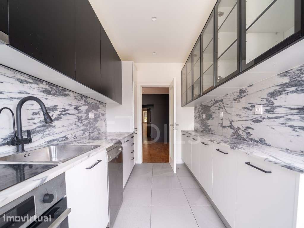 Apartamento T4 Totalmente Remodelado a 100 metros da praia. - Grande imagem: 5/38