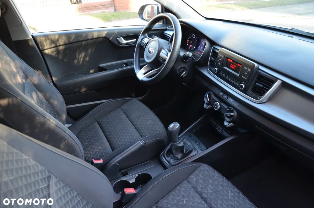 Kia Rio 1.4 M - 10