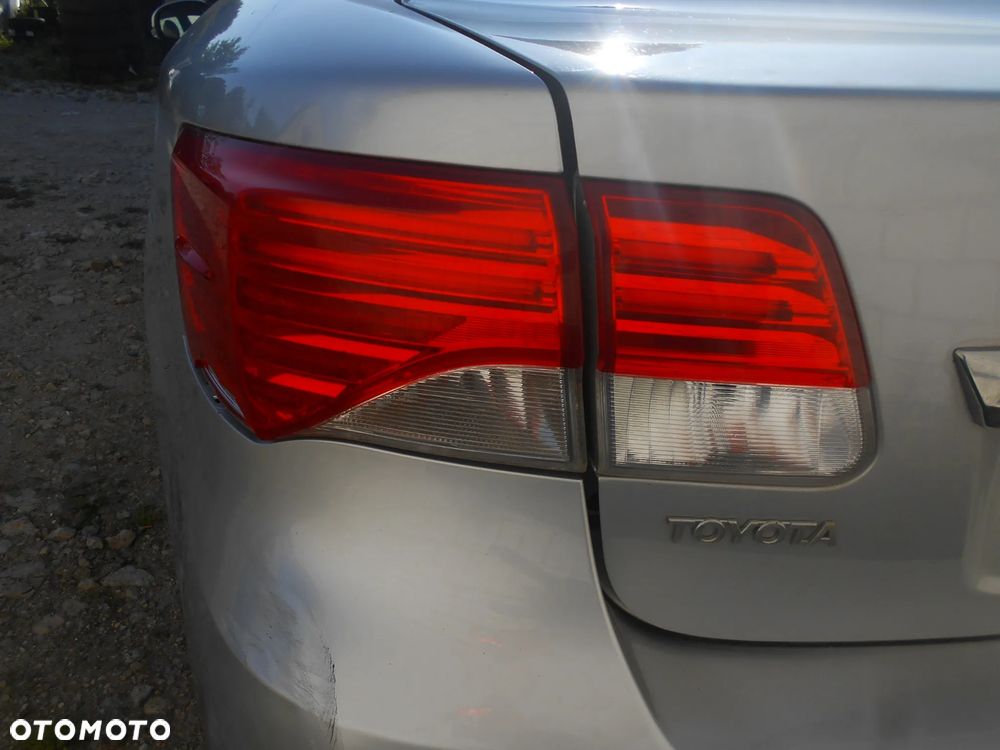 TOYOTA AVENSIS TR D-4D T27 2011-2015R LIFT  KOD LAKIERU 1F7 SILVER 2.0D4D 126KM SILNIK SKRZYNIA BLOTNIK DZWI MASKA KLAPA ZAWIESZENIE LAMPY WTRYSK WTRYSKI LUSTERKA BAK KOLO ZAPASOWE BELKA KLIMATYZACJA - 21