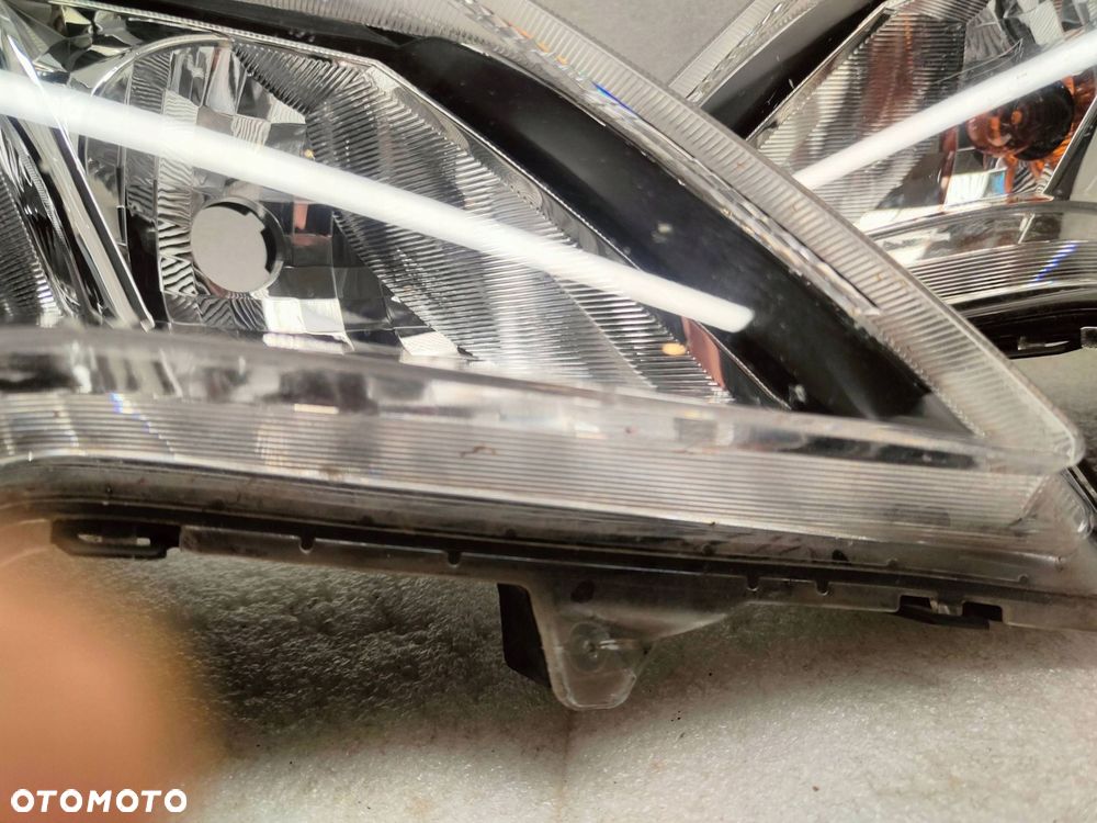 mitsubishi space star ii lift zw komplet lampy przednich stanley w5335 - 5
