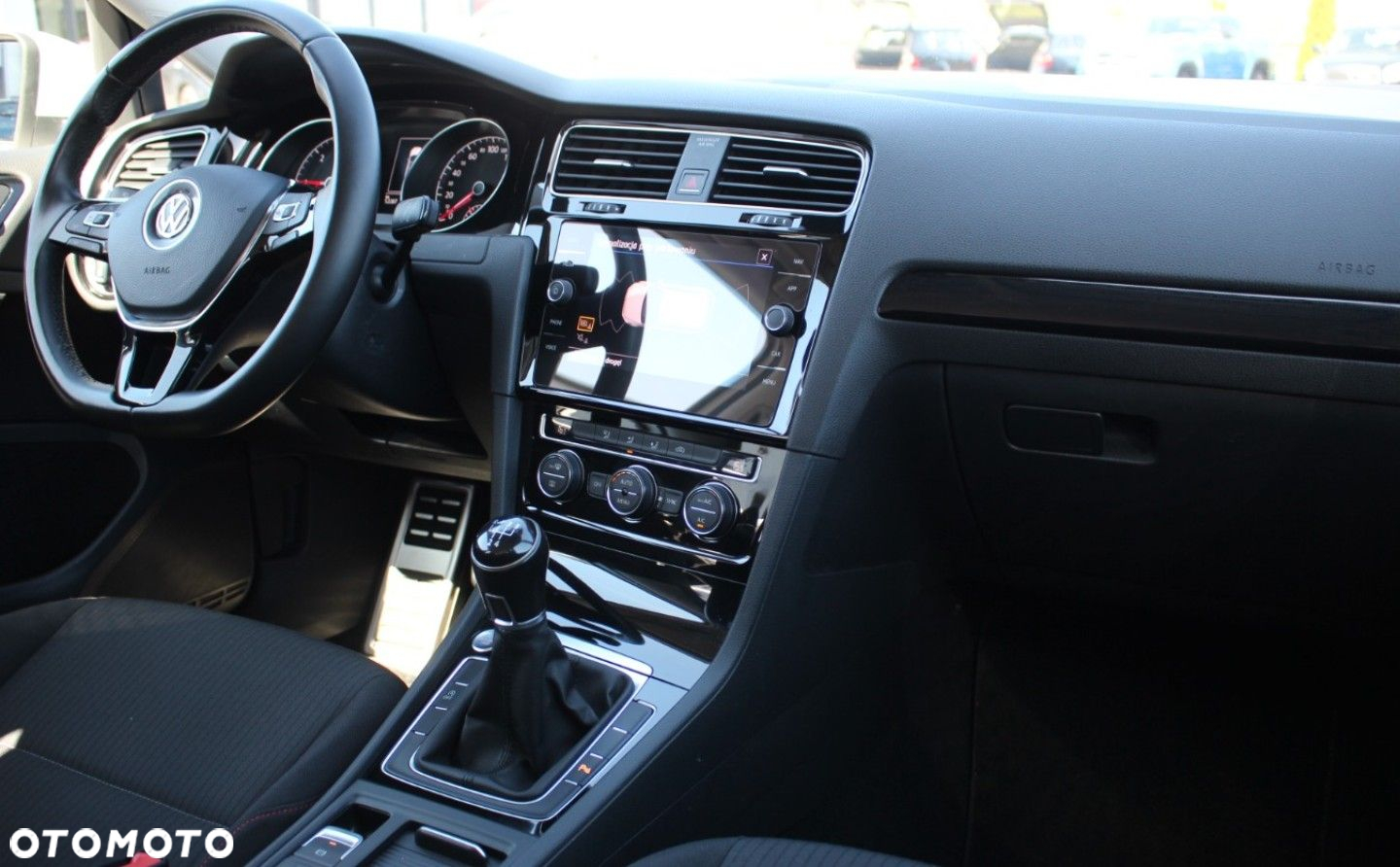 Volkswagen Golf - 16
