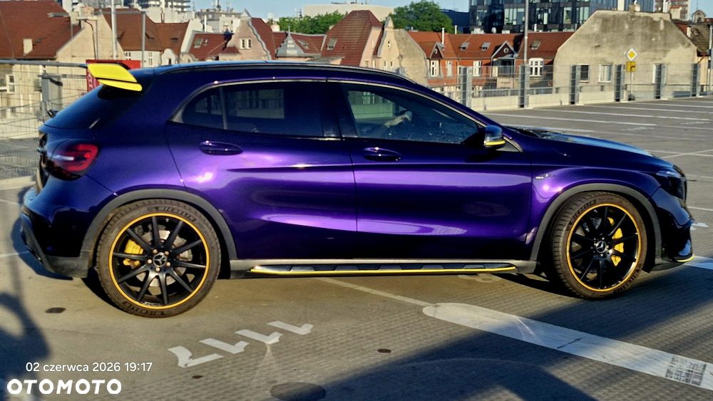 Mercedes-Benz GLA - 4