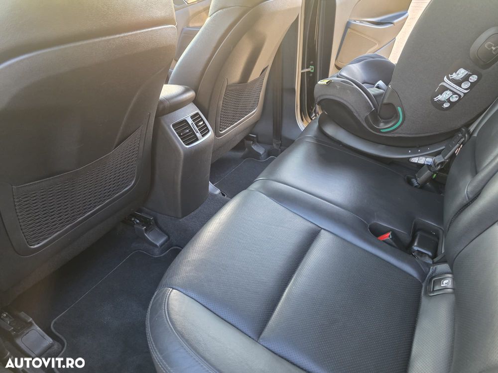 Hyundai Tucson 2.0 CRDI 4WD Automatik Style - 10