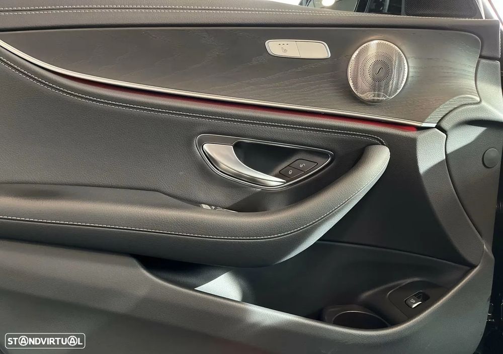 Mercedes-Benz E 300 de 9G-TRONIC AMG Line - 11